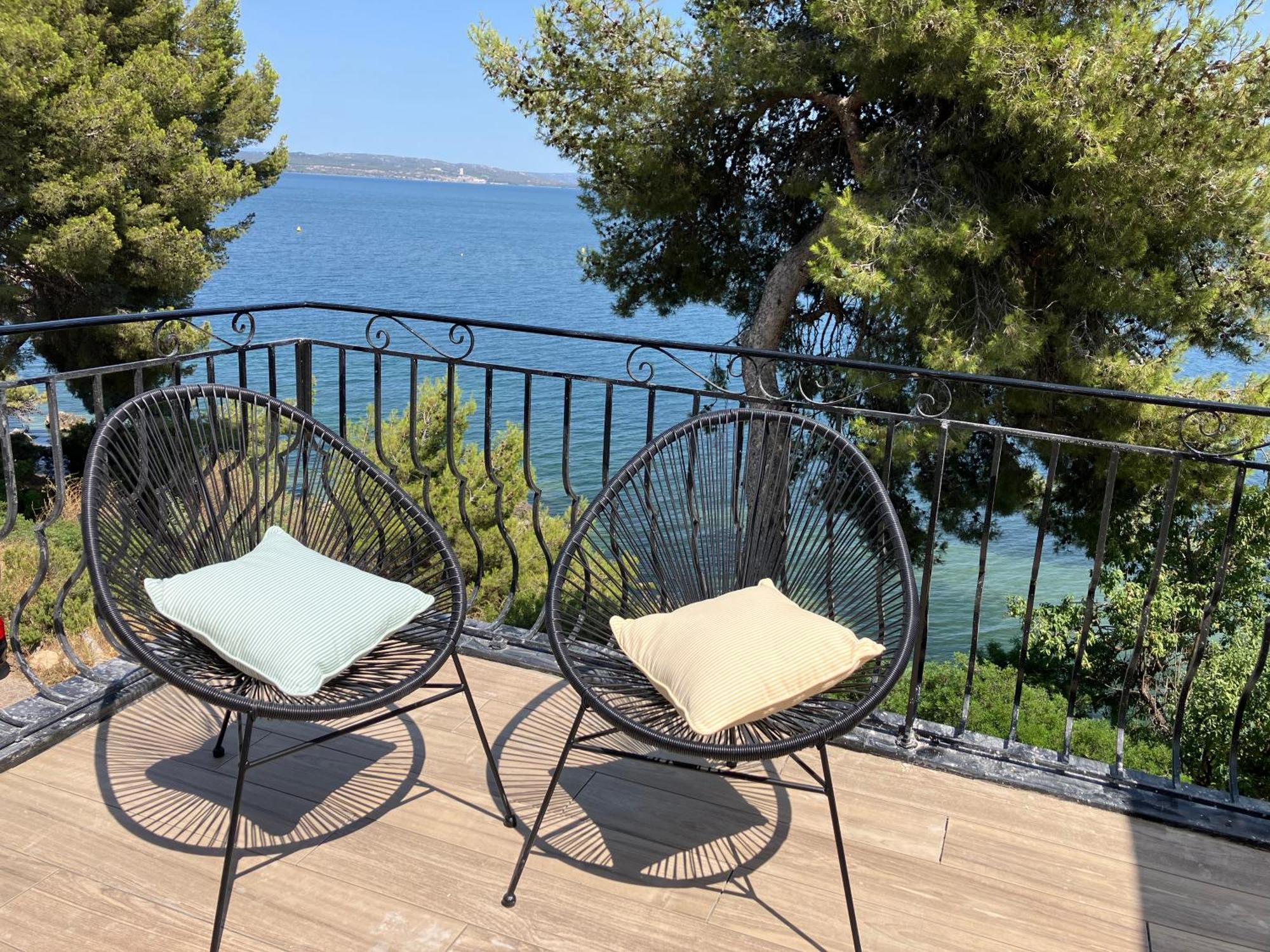 Appartement T4 Terrasse Et Vue Istres